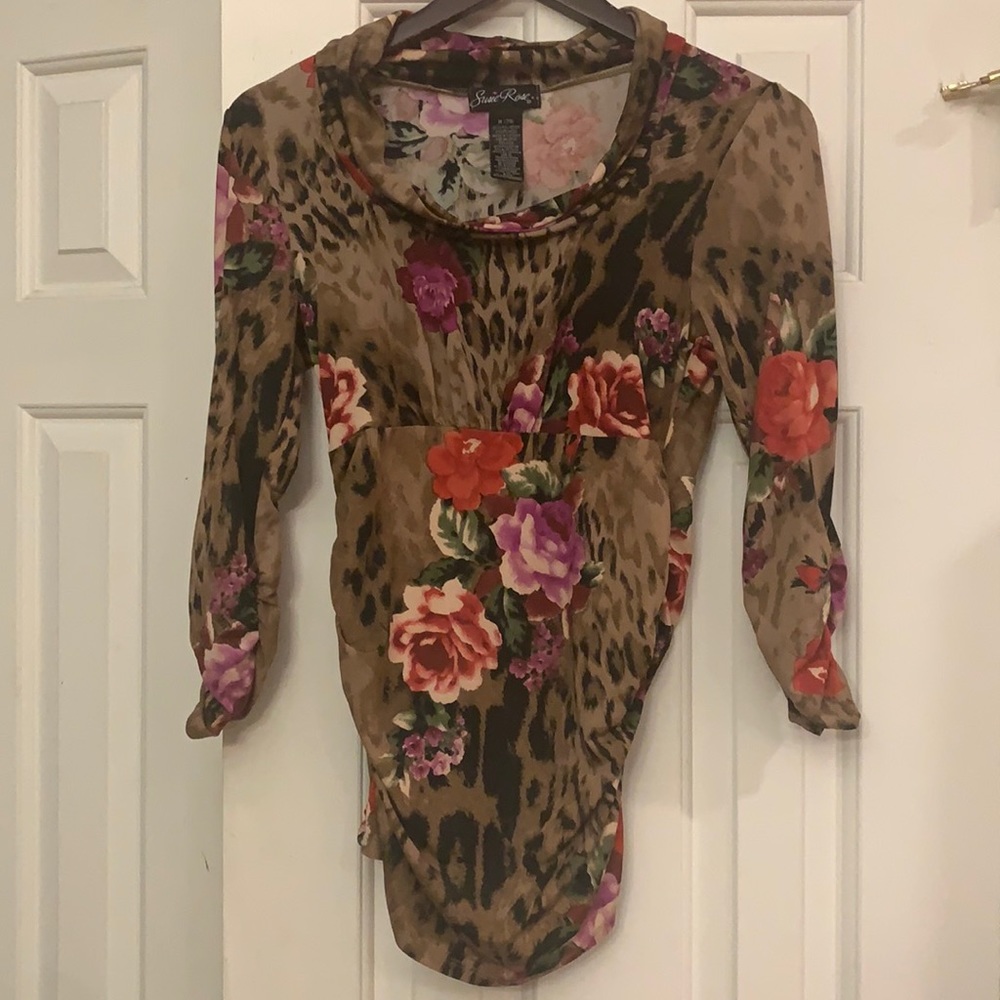 ❤️ 2/$29 4/$50 Suzie Rose Juniors top rusched sides and sleeves 7/8
